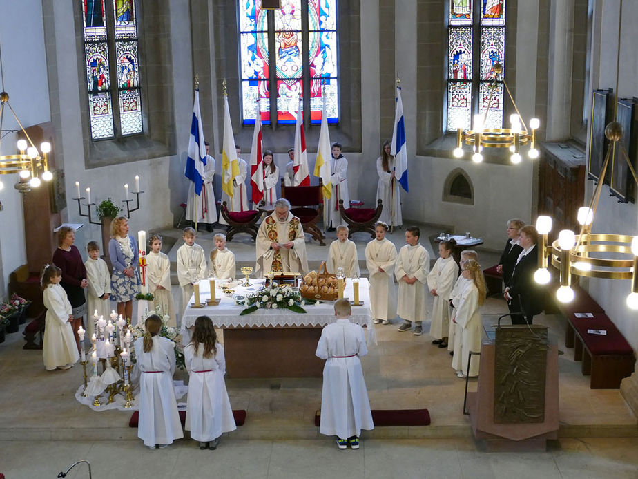 1. Heilige Kommunion in St. Crescentius (Foto: Karl-Franz Thiede)